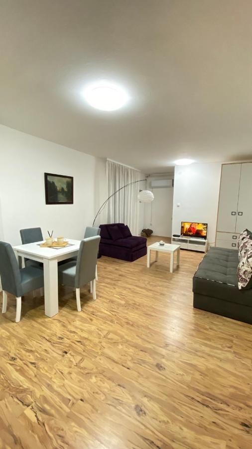 Lilyy Apartment Leskovac  Ngoại thất bức ảnh