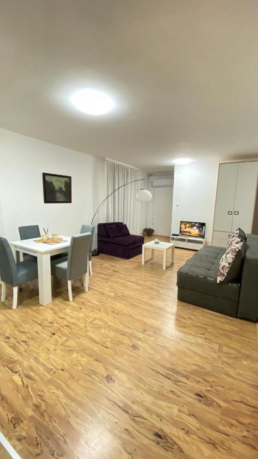 Lilyy Apartment Leskovac  Ngoại thất bức ảnh